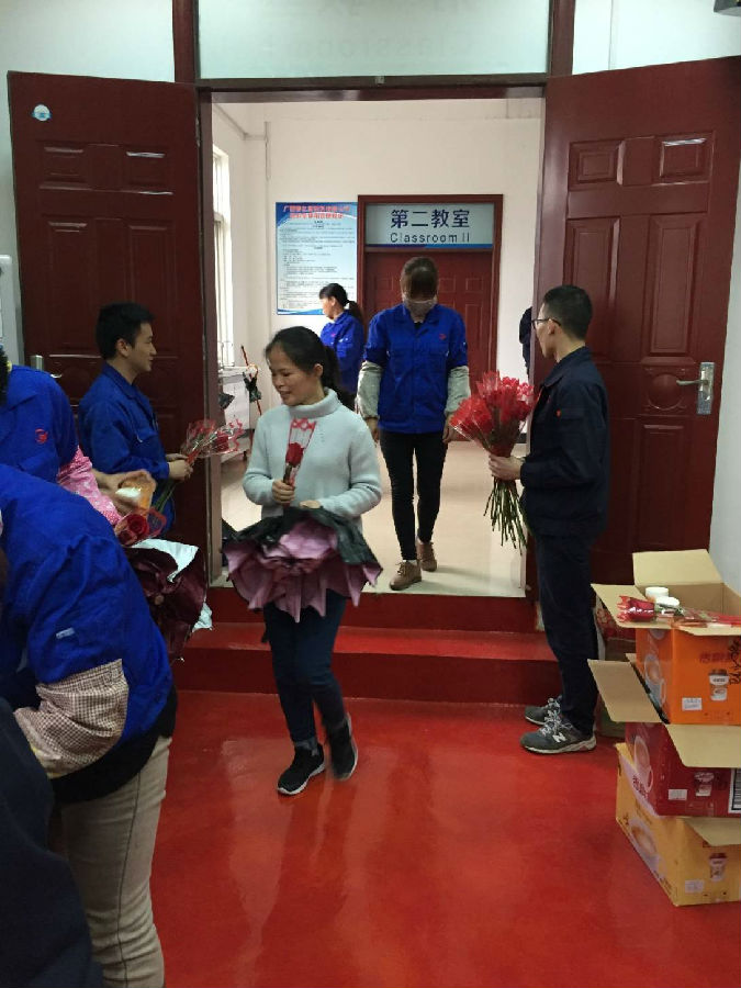 深化婦女普法教育，促進(jìn)構(gòu)建和諧銀億