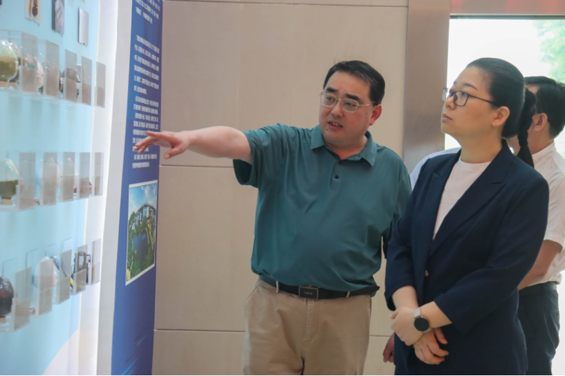 玉林市副市長范小花到廣西銀億調(diào)研